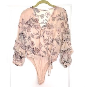ASTR floral long sleeve bodysuit